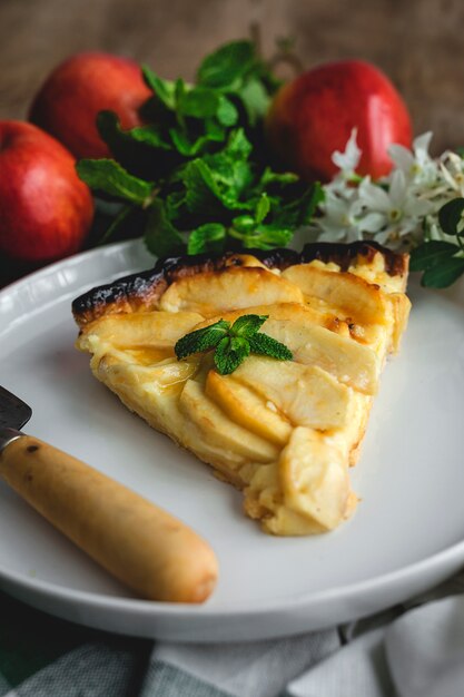 Tarte aux pommes à la cannelle et à la menthe