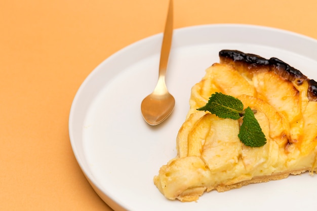 Tarte aux pommes à la cannelle et à la menthe