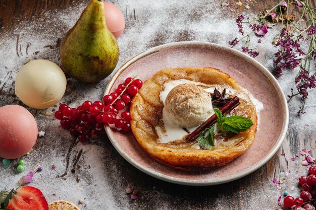 Tarte aux pommes avec glace