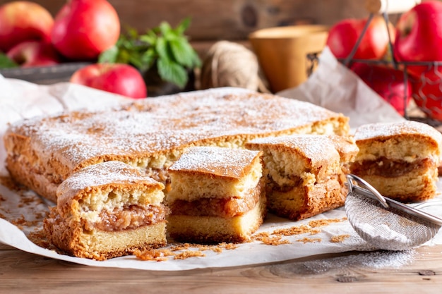 Tarte aux pommes maison concept sucré et dessert