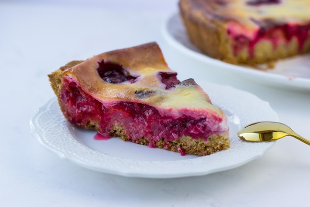 Tarte fourrée aux prunes et à la crème sure Tarte sablée