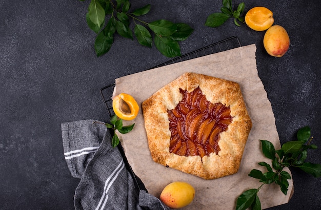 Tarte galette maison aux abricots