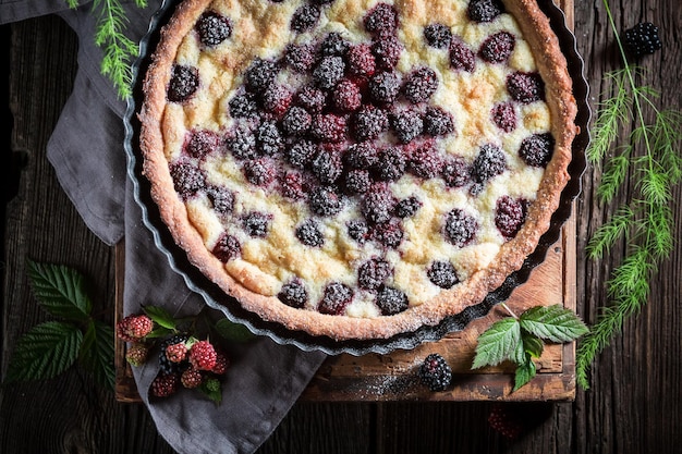 Tarte maison et rustique aux mûres au cugar au ricin