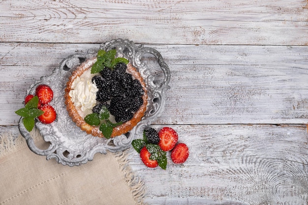 Tartelettes aux fraises et mûres