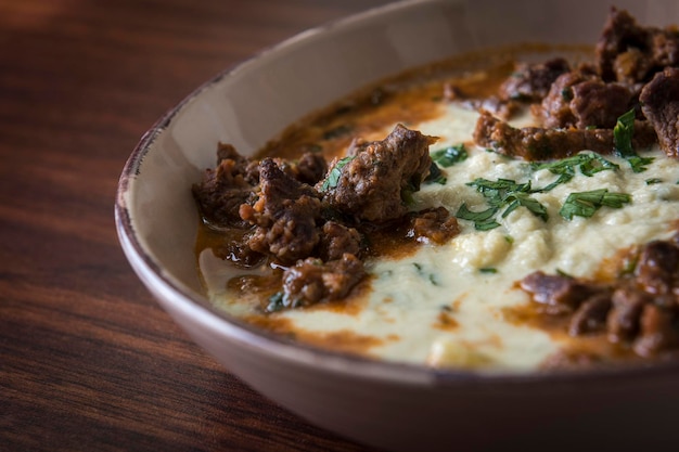 Tarwi con carne, plato tipico del Peru.