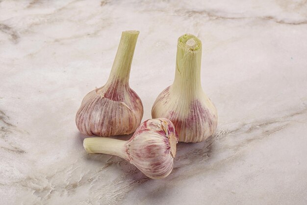 Un tas d'ail jeune pour la cuisine