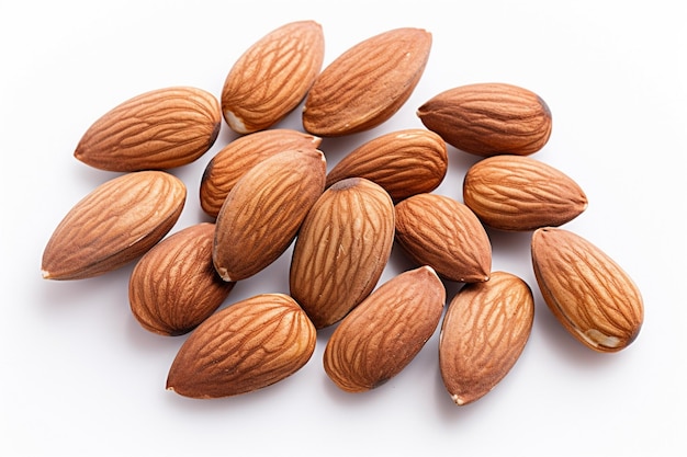 un tas d'amandes avec un qui a le mot amande sur lui