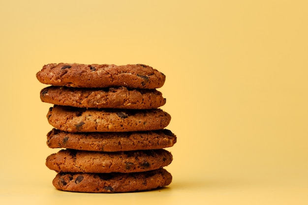 Tas de biscuits aux pépites de chocolat