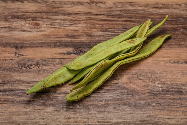 Un tas de haricots verts pour cuisiner