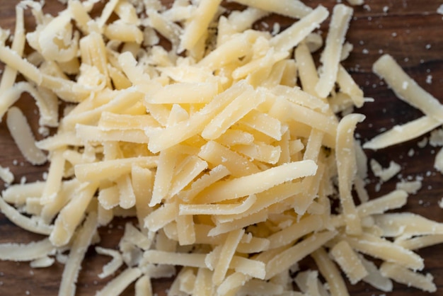 Tas de parmesan râpé