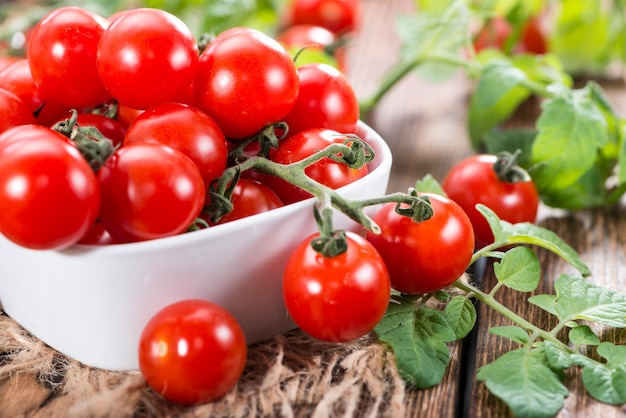 Tas de tomates cerises fraîches