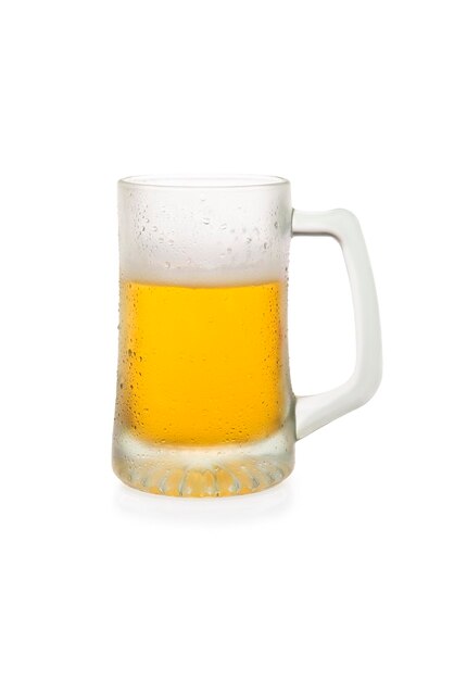 Photo une tasse de bière avec un dessus en mousse