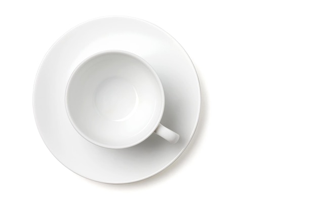 Tasse blanche de café sur le blanc