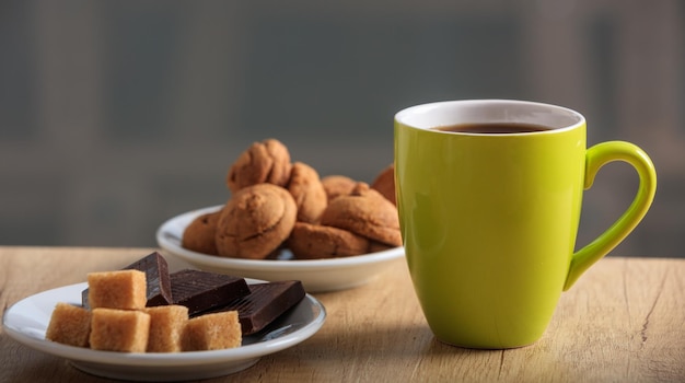 Tasse de café et biscuits