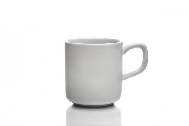 Tasse à café sur un blanc isolé