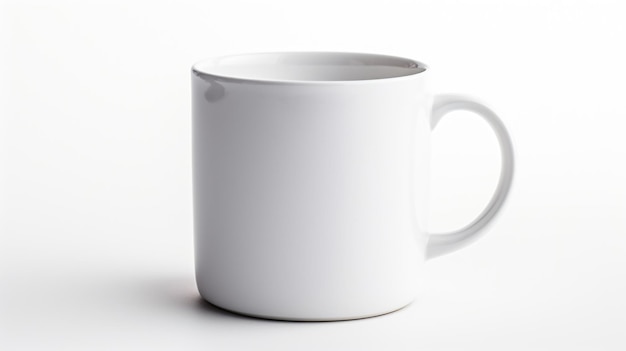 Photo une tasse de café blanche avec une poignée sur une surface blanche