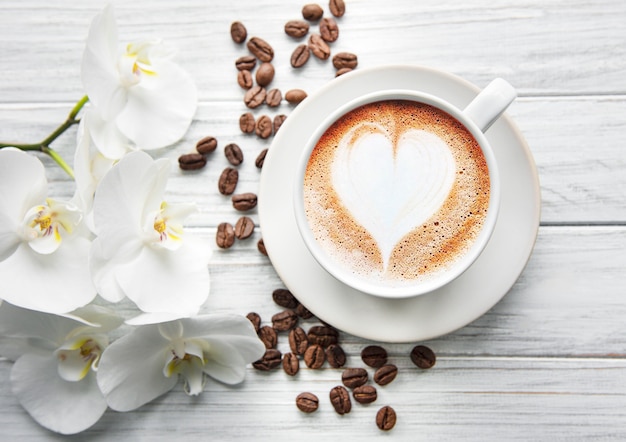 Une tasse de café avec coeur