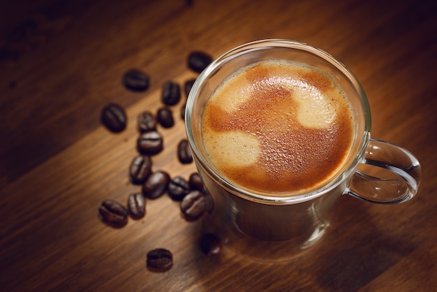 Tasse à café expresso avec grains