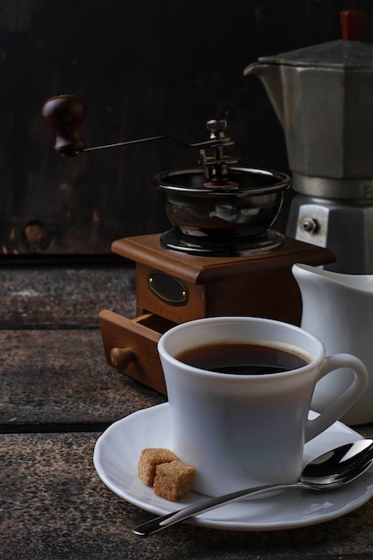 Tasse de café et grains de café