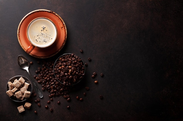 Tasse à café en grains et sucre