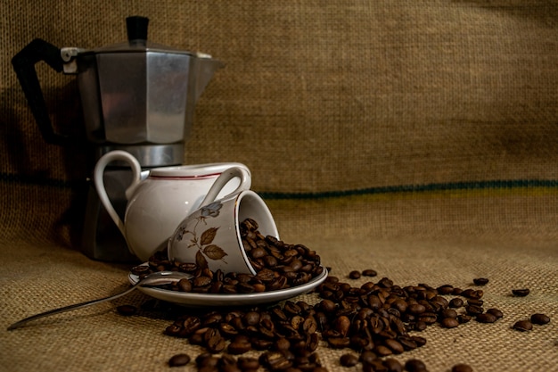 tasse de café et grains