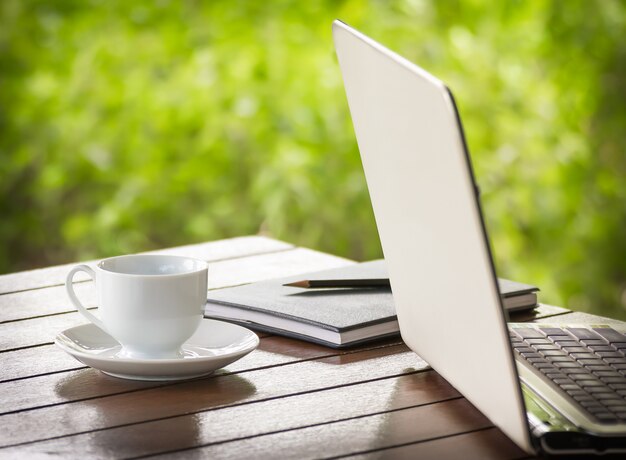 Tasse de café et d&#39;ordinateur portable