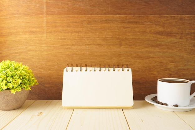 Photo une tasse de café sur la table.