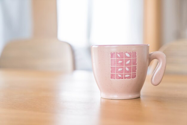 tasse à café sur table