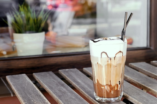 Tasse de cappuccino, café au lait, café pour les amoureux.