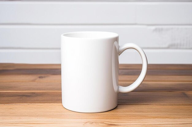 une tasse de céramique blanche avec une poignée qui dit " non " dessus.