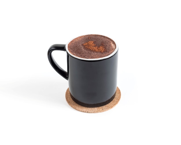 Tasse de chocolat chaud isolé sur fond blanc