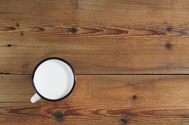 Tasse de lait émaillée