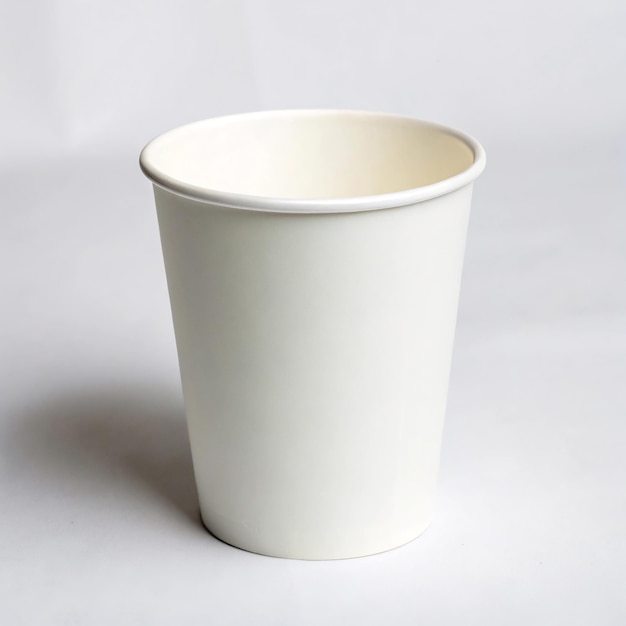 une tasse de papier blanc avec un couvercle qui dit " pas de couvercle "