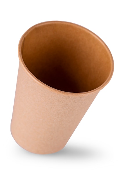 La tasse de papier vide isolé sur fond blanc