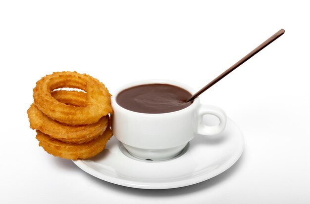 Tasse de sauce au chocolat avec churros