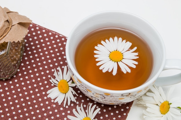 Tasse de thé à la camomille