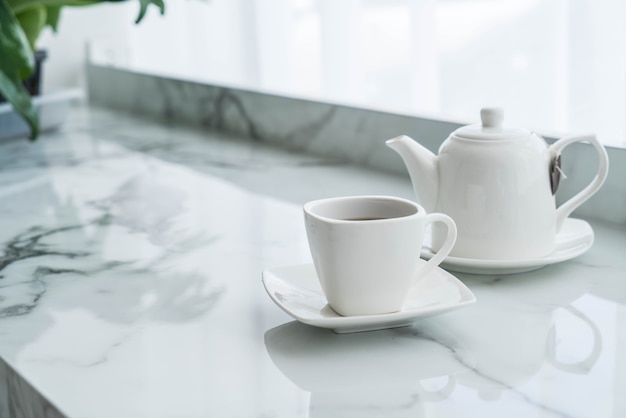 tasse de thé sur la table