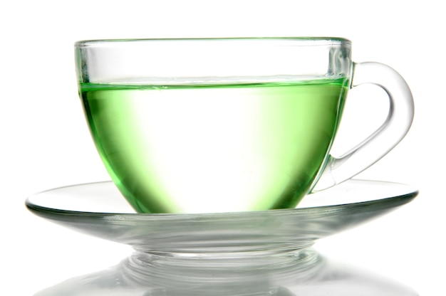 Photo tasse transparente de thé vert, isolé sur blanc