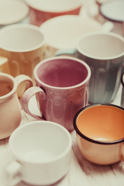 Les tasses au style shabby chic, couleurs vintage