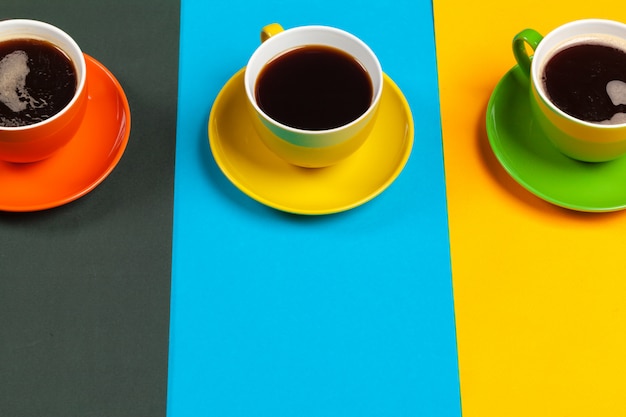 Photo tasses à café colorées