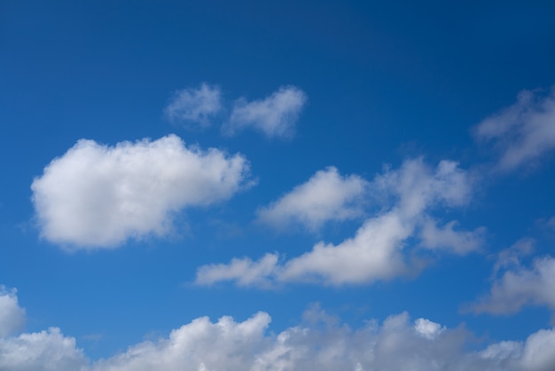 Été bleu ciel cumulus blanc nuages