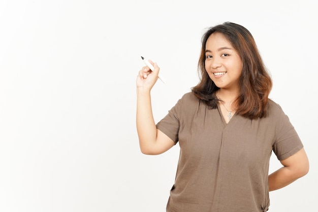 Teacher Holding Marker Enseignement en ligne d'une belle femme asiatique isolée sur fond blanc