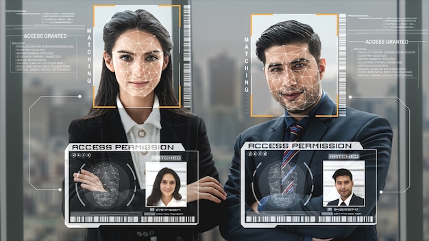 La technologie de reconnaissance faciale scanne et détecte le visage des personnes pour l'identification
