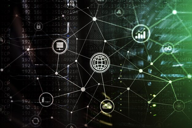 Technologies de l'information et des télécommunications TIC et concepts de l'internet des objets IOT Diagrammes avec des icônes sur les arrière-plans de la salle des serveurs