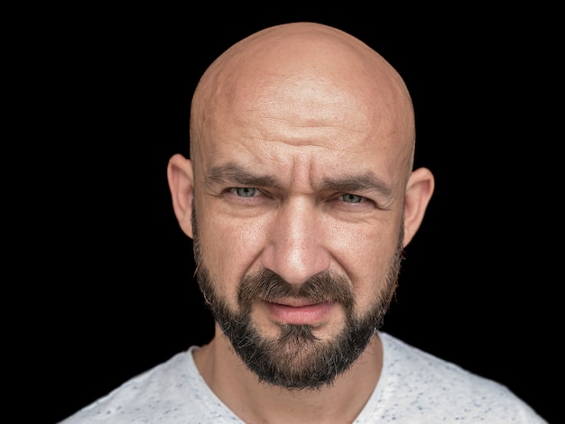 Tee-shirt portrait d&#39;homme chauve blanc avec barbe en blanc