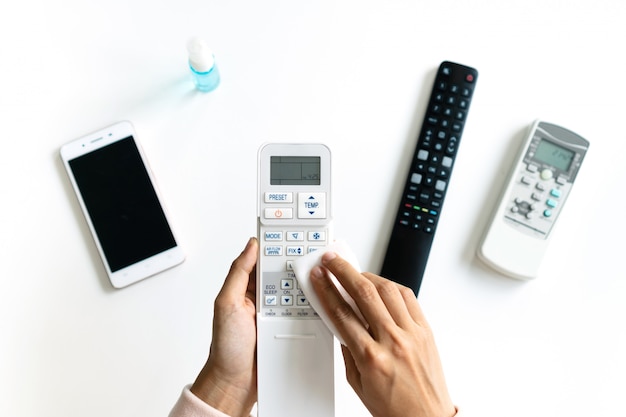 Télécommandes de nettoyage de climatiseur pour femme