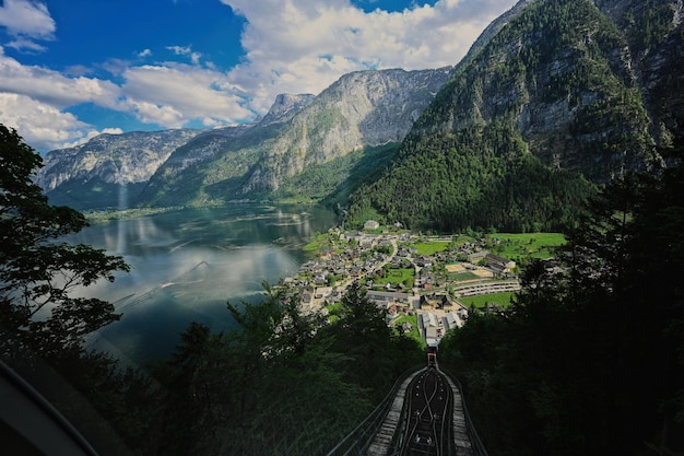 Téléphérique dans la célèbre ville Hallstatt Salzkammergut Autriche