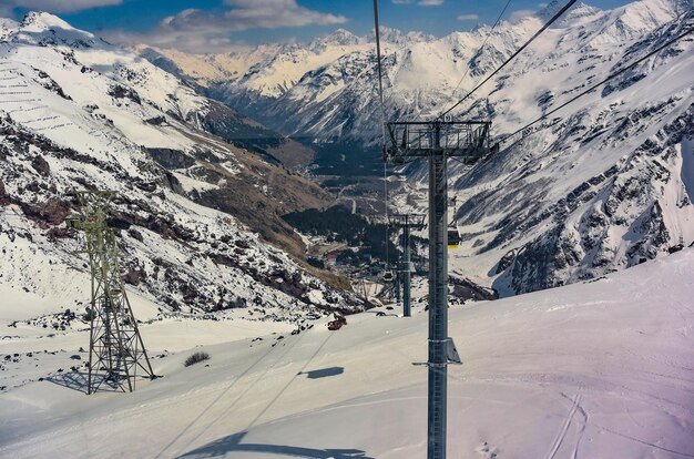 Photo téléphérique de gondole sur elbrus avril 2019 elbrus caucase