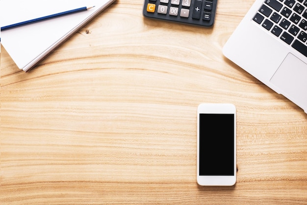 Téléphone sur le bureau