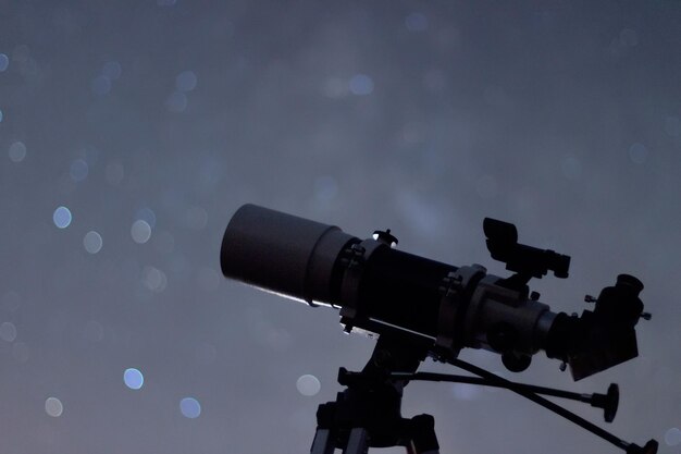 Télescope astronomique Nuit étoilée. Voie lactée